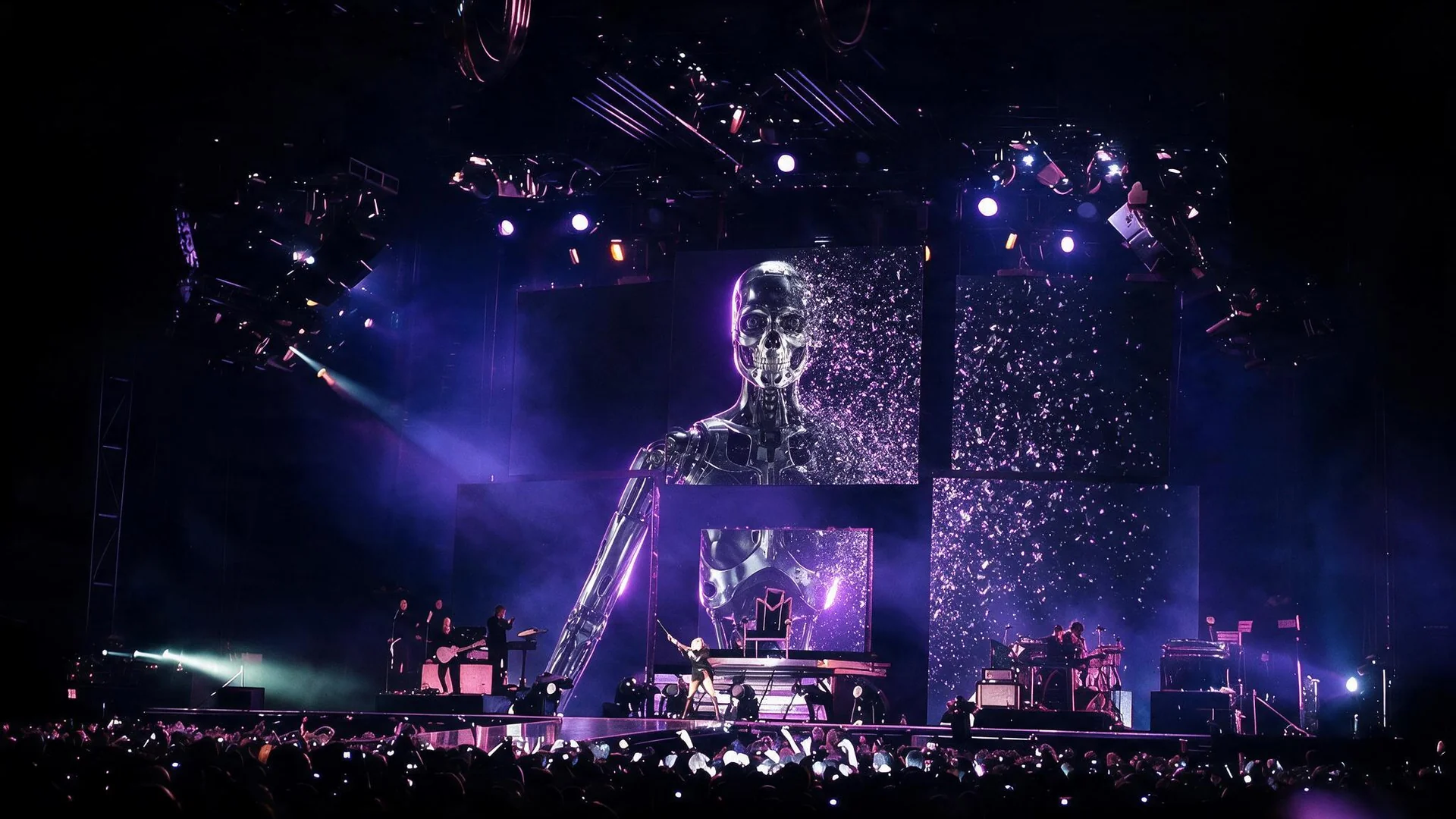 Stadium Stage // Live Real-Life Production Capture