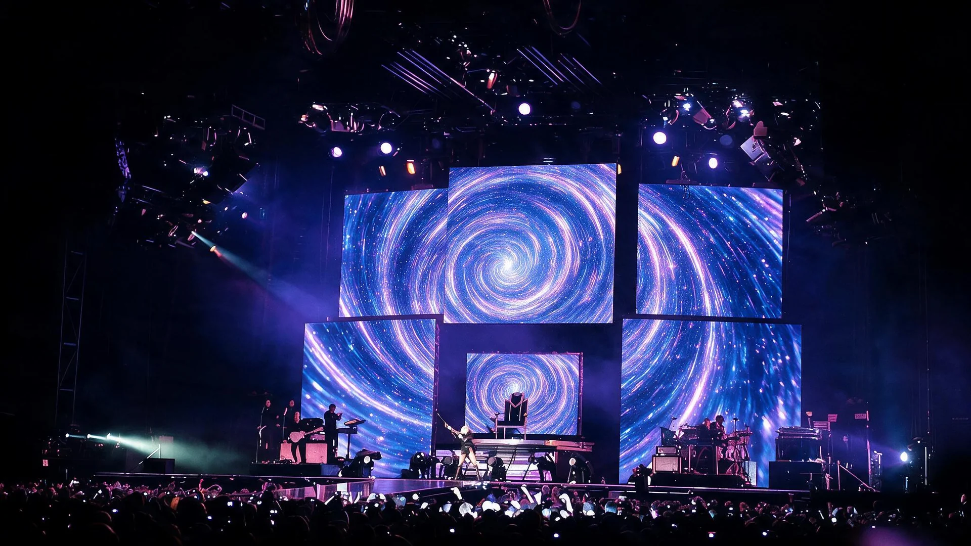 Stadium Stage // Live Real-Life Production Capture